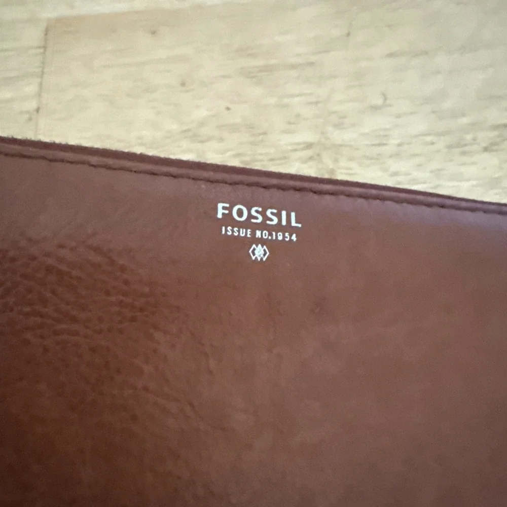 Fossil Zip Around Brown Leather Wallet